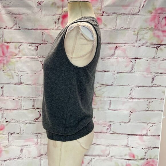 🔥5 for $25 sale🔥 Feel the Piece Terre Jacobs Gray Sleeveless Keyhole sweater - Picture 7 of 11